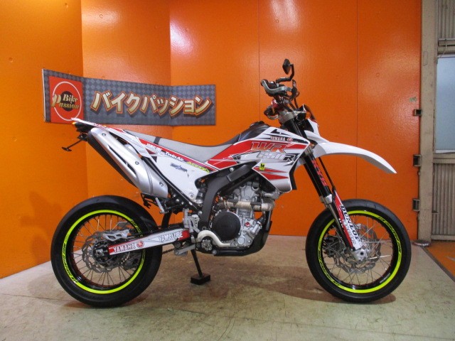 横から見てもこの通り状態グッド！デカールで綺麗にしていますよ！いやーかっこいい！！他店追従不可能価格