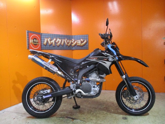 横から見てもこの通り状態グッド！！外装もエンジンも写真の通り綺麗な一台がこの価格は他店追従不可能価格