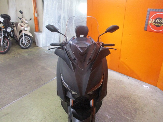 フロントから見てもこの通り状態グッド！ＸＭＡＸはヘッドライトも純正でＬＥＤ！とっても明るいですよ！