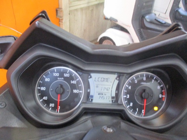 走行も１４５１７ｋｍの低走行車！スポーツビクスクといえばこのＸＭＡＸ！トラクションコントロールも装備