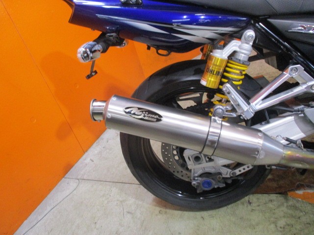 定価１５０７００円もするノジマのフルエキ装備済み！純正に比べて８．４ｋｇも軽くなりますよ！音もグッド