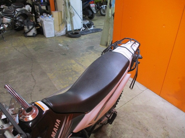 シートもこの通り破れもなくへたりもありません！当社は価格は安くても車両の質が高いので常時即売れですよ