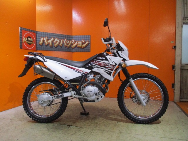 横から見てもこの通り状態グッド！外装は勿論！エンジンもマフラーもホイールも綺麗な一台ですよ！！