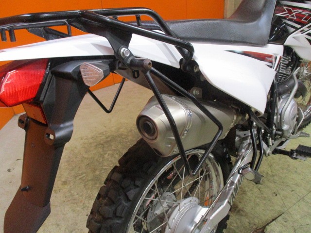 マフラーはしっかりと社外マフラー装備済み！ＸＴＺ自体が希少ですが、マフラー付きとなるとさらに希少！！