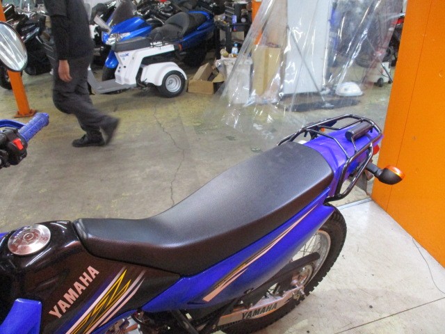 シートもこの通り破れもなければへたりもありません！キャリアも標準装備ですから、ＢＯＸも楽々装着可能！