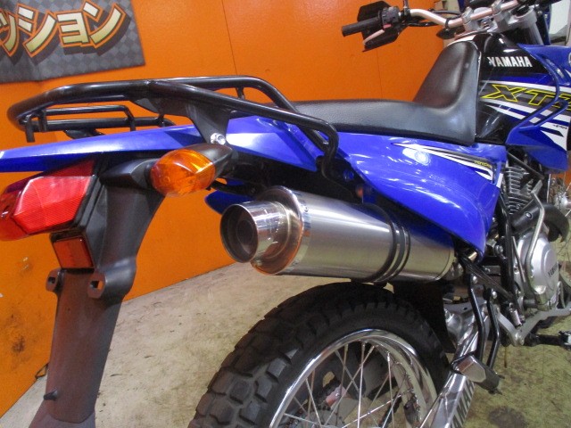 Ｒ周りもこの通り状態グッド！マフラーも社外のスタンレスマフラーに装備済み！これは本当に嬉しい装備！！