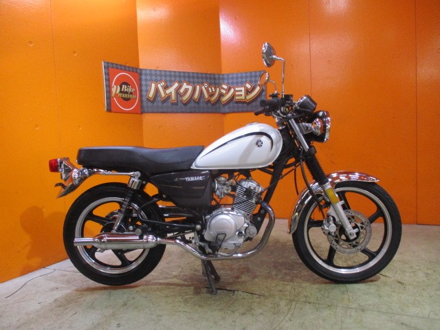 横から見てもこの通り状態グッド！！タンクもエンジンも外装も綺麗な一台ですよ！他店追従不可能価格！！