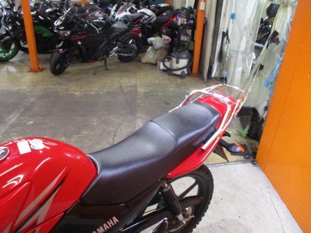 シートもこの通り破れもなければへたりもありません！年式を感じさせない綺麗な一台！前オーナー様に感謝！