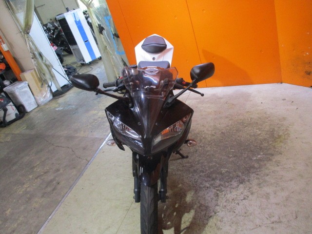 フロントから見てもこの通り状態グッド！！Ｒ－１を彷彿させるこのフェイスは本当にかっこいい！！