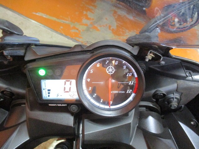 走行もまだまだの１７３８６ｋｍ！タコメーターがアナログなので目でも加速感が楽しめる一台！！