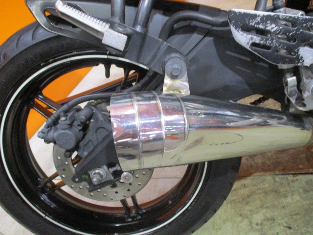 ステッカーがないので、予測にはなりますが、ＳＰ忠雄マフラー装着済み！！これで出だし中速がかなりＵＰ！