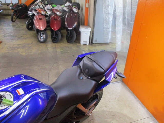 シートもこの通り破れもなければへたりもありません！来店が難しい場合にはお電話にて通販も可能ですよ！