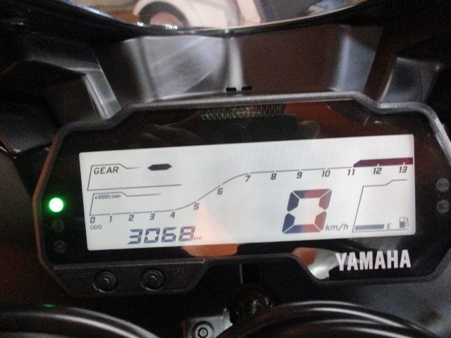 走行もびっくり低走行の３０６８ｋｍ！この見やすいフルデジタルのインパネはとっても見やすいですよね！