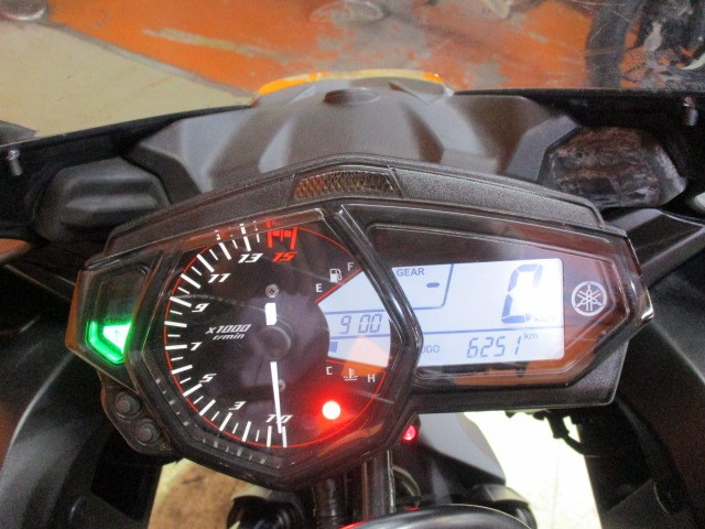 走行も６２５１ｋｍの低走行車！！車両重量僅か１６６ｋｇ！レプリカらしい軽い車体ですよ！！