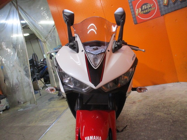 カラーも人気の高いホワイトメタリック！来店が難しい方はお電話にて通販も可能ですよ！！