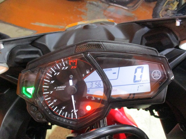 インパネもＲ－２５はとってもレーシング！！車両重量僅か１６６ｋｇ！最高出力３６ＰＳ！フルパワー！