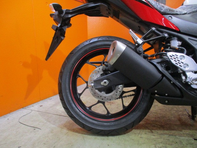 希望の方は別途費用にて社外マフラー装着も可能です！盗難補償、任意保険も当社で扱っていますよ！！