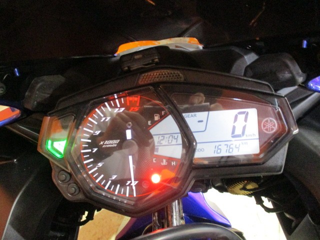 走行も１６７６４ｋｍのまだまだの一台！！分離型の高価なＥＴＣ装備も嬉しいオプション！！