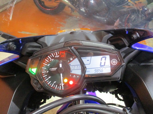 走行も９８５６ｋｍのまだまだの一台！！低走行でＡＢＳも装備でこの価格は正に他店追従不可能価格！！