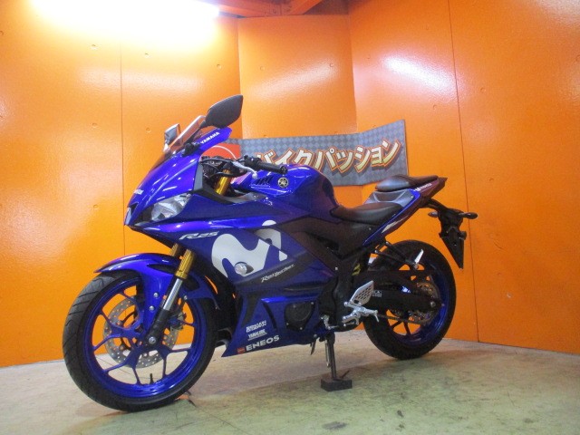 最長２４か月保証付き！！国内仕様にはないモビスターカラーが新車でこの価格は正に他店追従不可能価格！