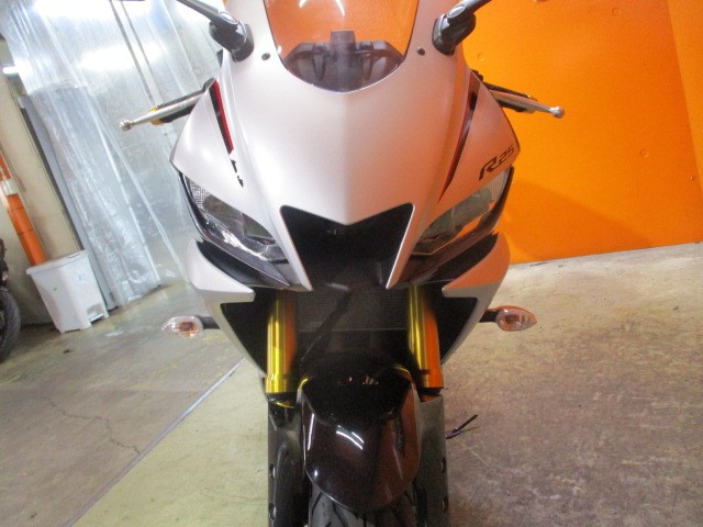 フロントから見てもこの通り状態グッド！現行モデルのこのフェイスは本当に戦闘的でかっこいい！勿論ＬＥＤ