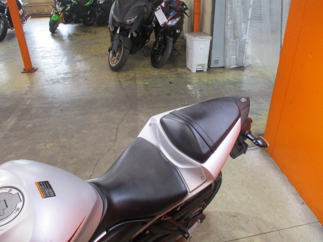 シートもこの通り破れもなければへたりもありません！来店が難しい場合にはお電話にて通販も可能ですよ！