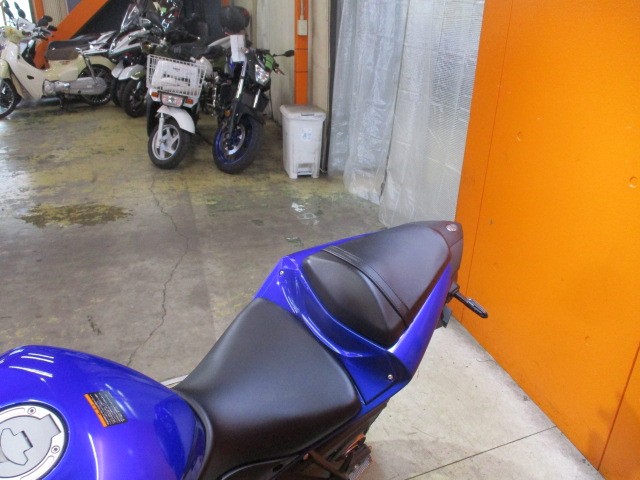 シートもこの通り破れもなければへたりもありません！来店が難しい場合にはお電話にて通販も可能ですよ！