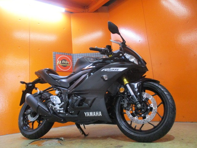 ２０１９年のＡＢＳ付の倒立フォークモデルのＲ－２５が入荷！希望の方は０９０４４１８５３３２小西まで！