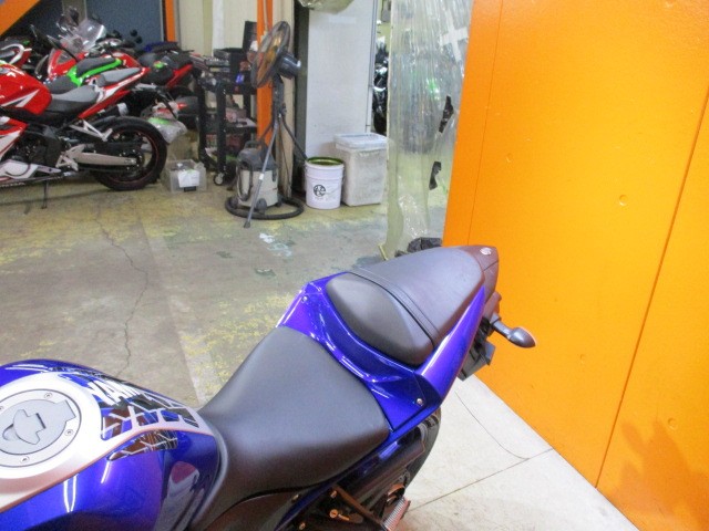 シートもこの通り破れもなければへたりもありません！！Ｒ－３の低走行車は本当に球数が少ないですよ！！