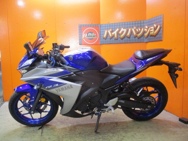 反対側もこの通り状態グッド！！当社は価格は安くても車両の質が高いので常時即売れ！悩むのは危険な一台！