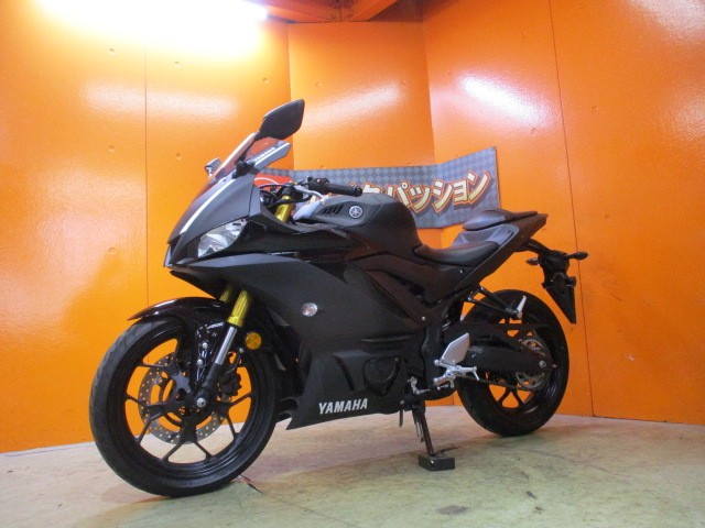 最長２４か月保証付き！！カラーも渋い！マットブラック２！ここまでの上質車ですから通販も大歓迎の一台！