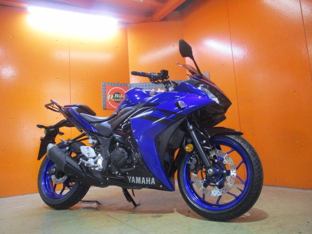 希少な２０１８年のイヤーカラーの綺麗なＲ－３が入荷！購入を希望の方は０９０４４１８５３３２小西まで