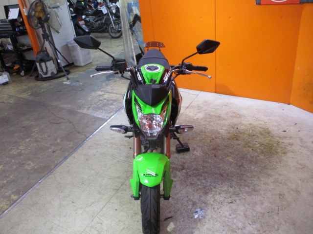 フロントから見てもこの通り状態グッド！！Ｚ１２５ＰＲＯは入荷自体が少ないので悩むのは危険な一台！！