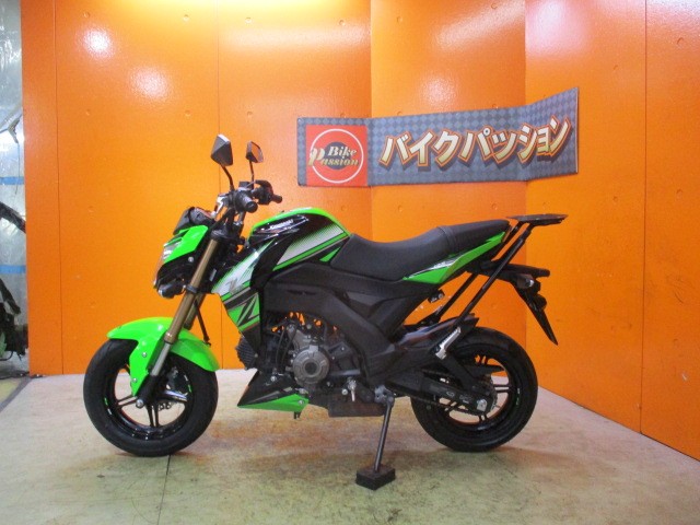 反対側もこの通り状態グッド！！１２５ｃｃでありながら車両重量１０２ｋｇのスポーツタイプ！