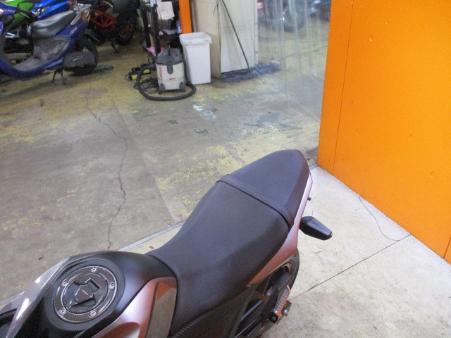 シートもこの通り破れもなければへたりもありません！来店が難しい方はお電話にて通販も可能ですよ！！