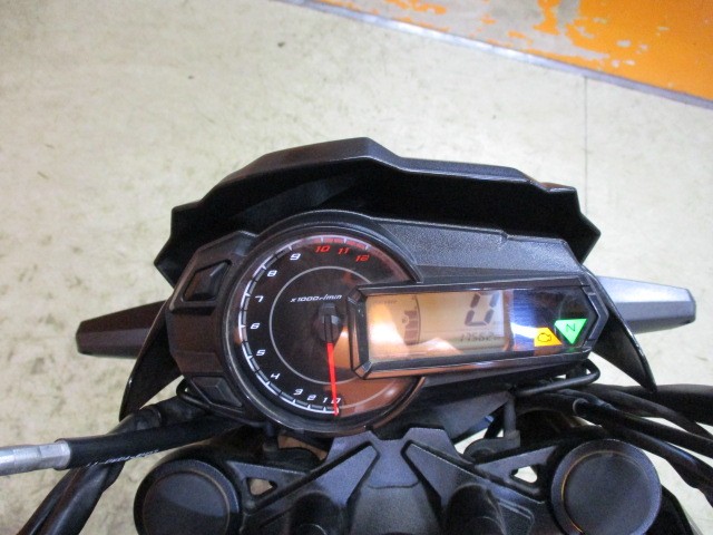 走行もまだまだの１７５６２ｋｍ！！燃料消費率１Ｌ＝５６ｋｍはかなりの高燃費車両ですよね！！