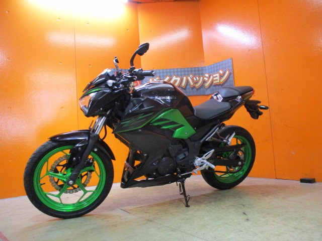 最長２４か月保証付き！ここまでホイール含めて、オールペンをすれば軽く８万円はかかりますよ！