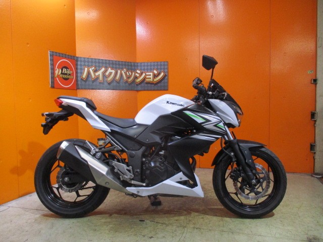 横から見てもこの通り状態グッド！！Ｚ２５０は意外と球数が少ないので悩むのは危険な一台！早い者勝ち！！