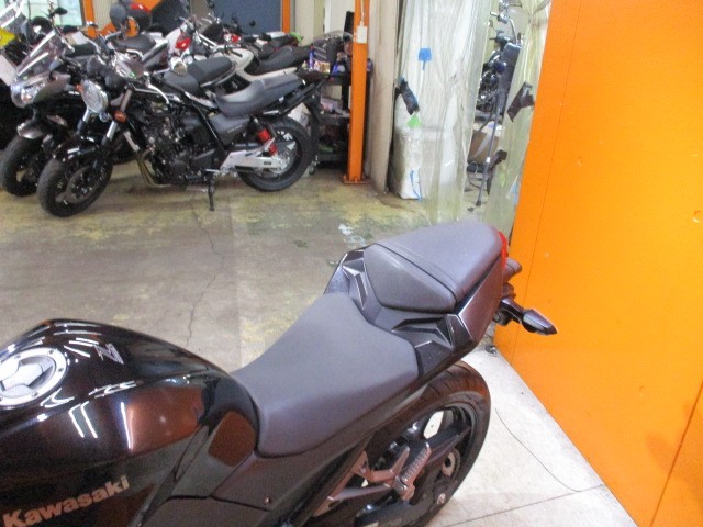 シートもこの通り破れもなければへたりもありません！タンデムも楽々のＺ２５０！トルクも２１Ｎと太い！！