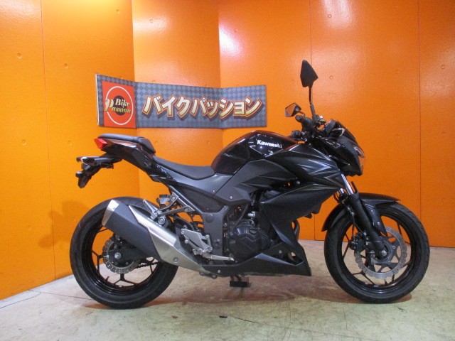 横から見てもこの通り状態グッド！！安心の純正フルノーマル車両！勿論通販も大歓迎の一台！！