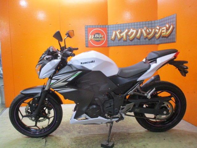 反対側もこの通り状態グッド！！正に次世代ネイキッド！＝それがＺ２５０！勝負価格の一台！