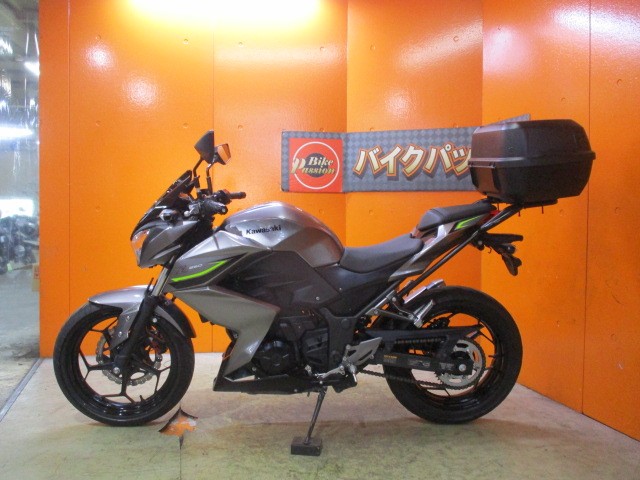 反対側もこの通り状態グッド！社外キャリアにＧＩＶＩＢＯＸまで装備済みのツーリング仕様ですよ！決済価格