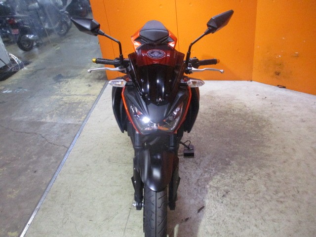 フロントから見てもこの通り状態グッド！この筋肉質なフェイスは本当にかっこいい！早い者勝ちの一台！！