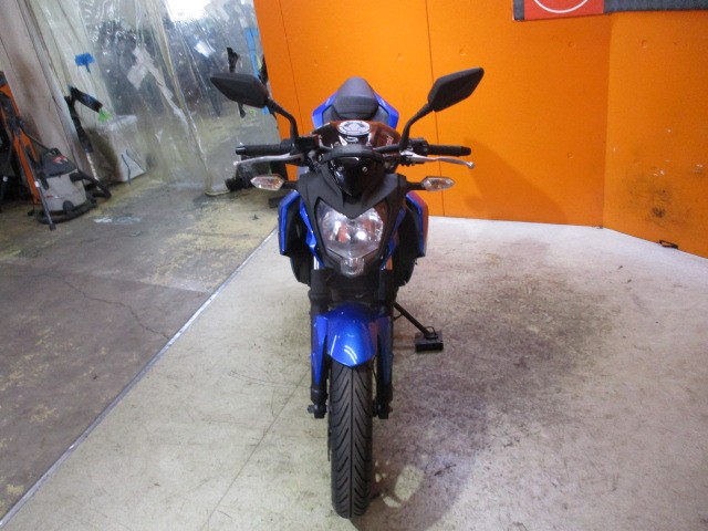 フロントから見てもこの通り状態グッド！！購入時はＬＥＤ取付工賃無料です！是非ともこの機会に！！