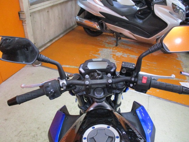 ハンドル回りもこの通り状態グッド！！Ｚ２５０ＳＬは車両重量なんと水冷エンジンで１４８ｋｇ！軽い！！