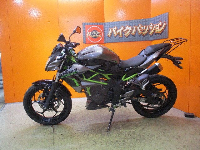 反対側もこの通り状態グッド！！専門店でもディーラーでもない量販店の当社だからこそできるこの価格設定！