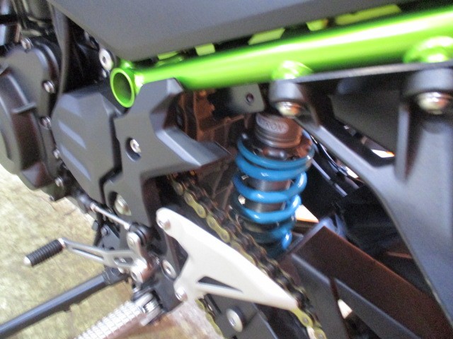 定価軽く１０万以上のナイトロンサス装備！！このナイトロンサスで走行性能は格段にＵＰ！