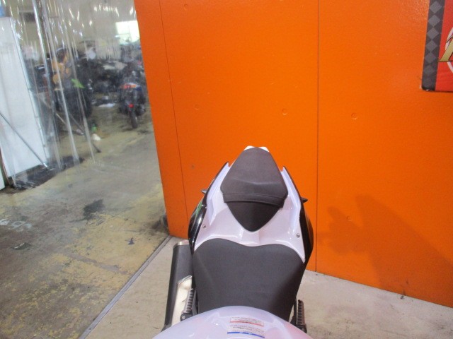 シートもこの通り破れもなければへたりもありません！トルクが太いのでタンデムも楽々の一台ですよ！！