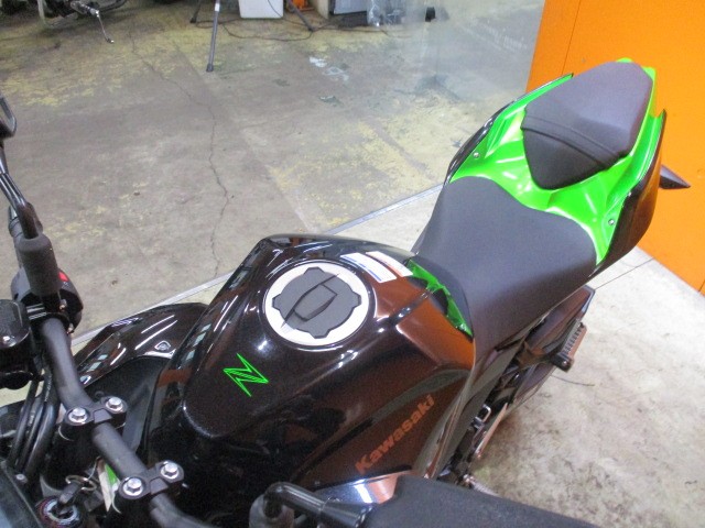 シートもタンクもこの通り状態グッド！流石上質低走行車！本当に綺麗な一台！通販も勿論大歓迎の一台ですよ