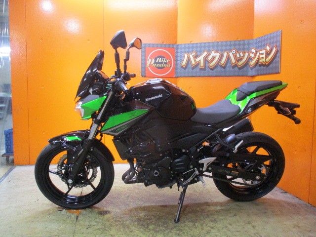 反対側もこの通り状態グッド！現行４００ｃｃ最強ネイキッドといっても過言ではないハイスペックバイク！